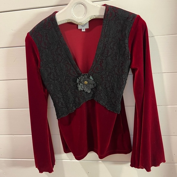 ANNE LAROCHELLE – Red Velvet & Black Lace Long Sleeve Top – Size 8 - Picture 5 of 9